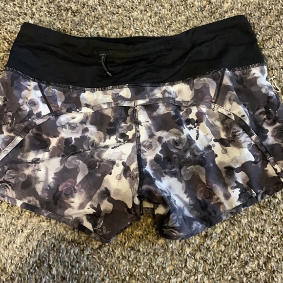 lululemon shorts - Picture 2 of 4